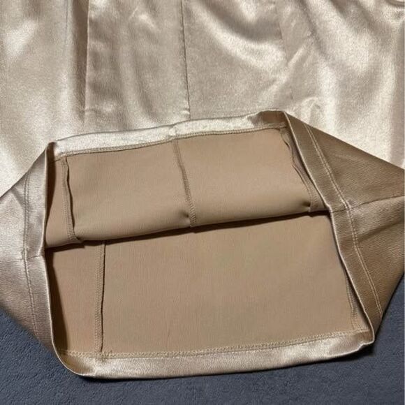 NEW Forever 21+ Plus Size Women’s Short Gold Skirt Stretchy Waist Band (Flawed) - Picture 4 of 6